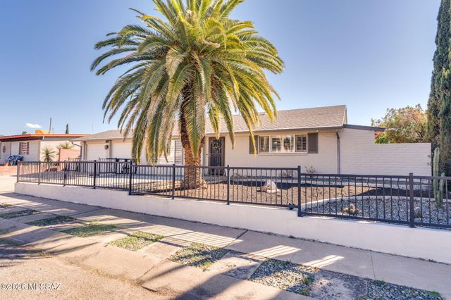 9148 E Bellevue Street, Tucson, AZ 85715
