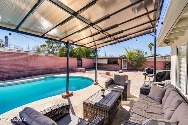 9148 E Bellevue Street, Tucson, AZ 85715