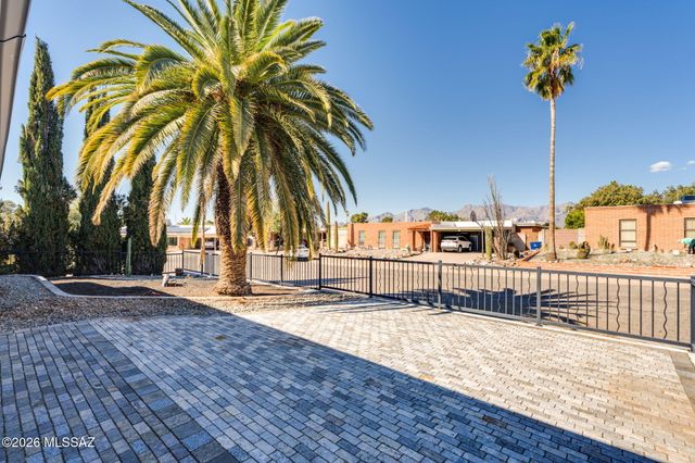 9148 E Bellevue Street, Tucson, AZ 85715