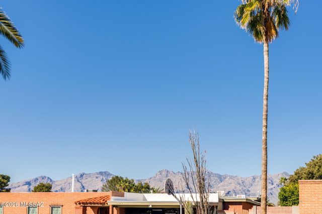 9148 E Bellevue Street, Tucson, AZ 85715