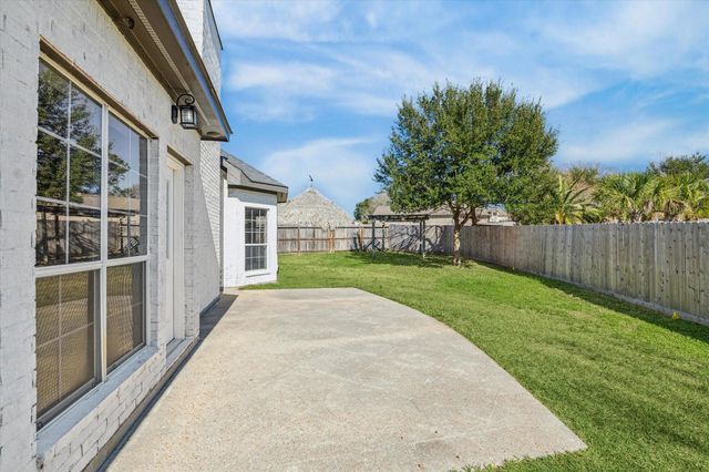 5437 Edgewater Court, Willis, TX 77318