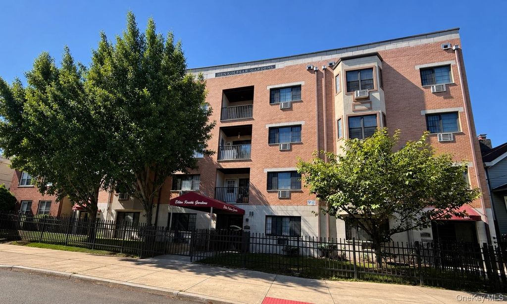 668 E 226th Street, Bronx, NY 10466