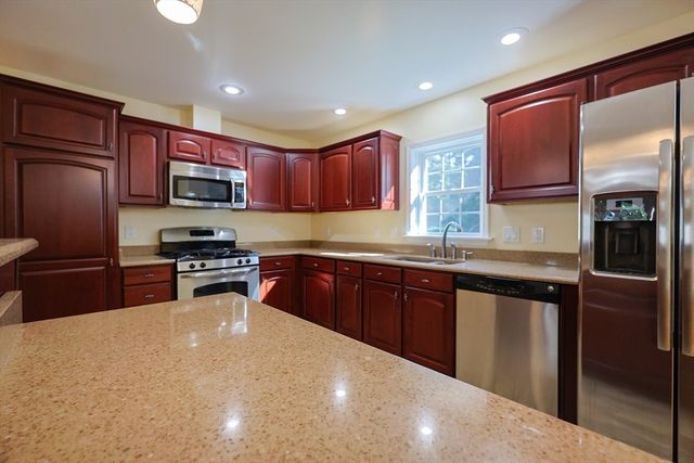 806 Waverly Street, Middleboro, MA 02346