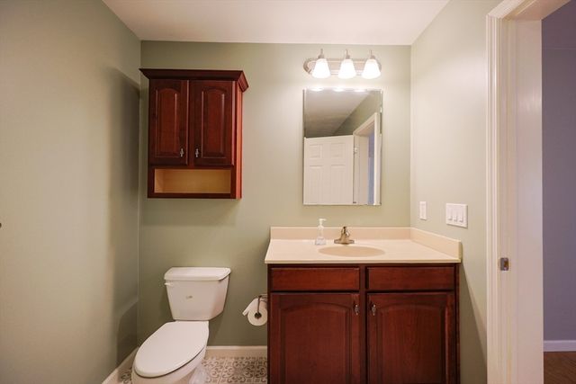 806 Waverly Street, Middleboro, MA 02346