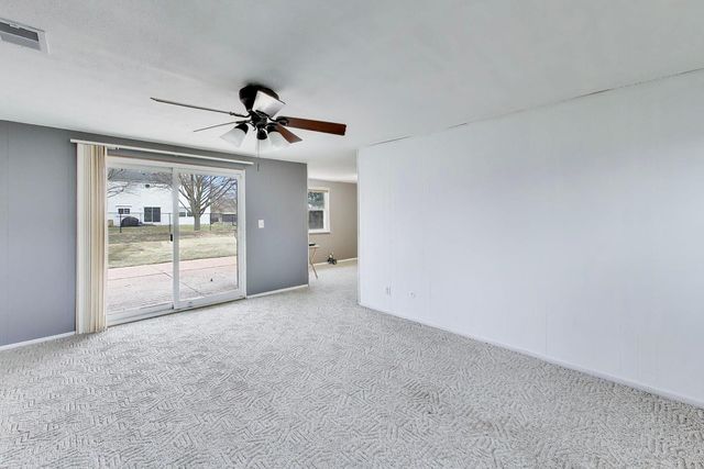 1239 Spring Valley Drive, Carol Stream, IL 60188