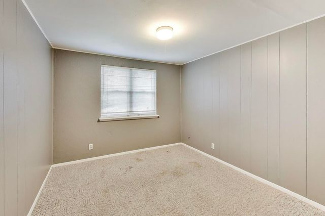 1239 Spring Valley Drive, Carol Stream, IL 60188