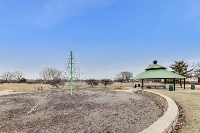 1239 Spring Valley Drive, Carol Stream, IL 60188