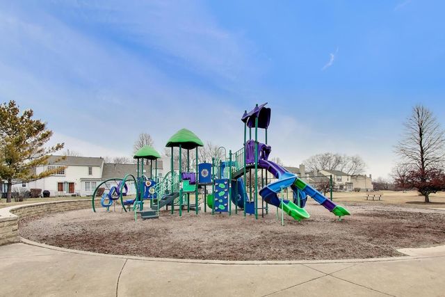 1239 Spring Valley Drive, Carol Stream, IL 60188