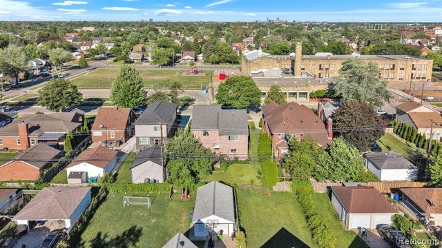 7511 Orchard Avenue, Dearborn, MI 48126