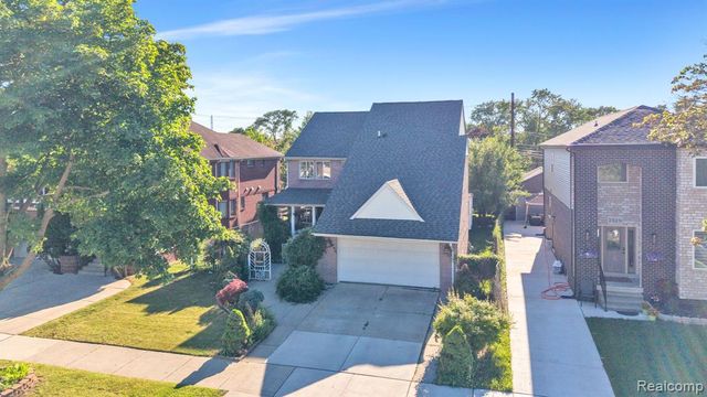 7511 Orchard Avenue, Dearborn, MI 48126