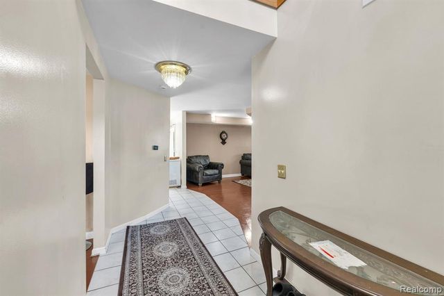7511 Orchard Avenue, Dearborn, MI 48126