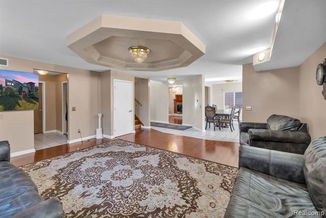 7511 Orchard Avenue, Dearborn, MI 48126