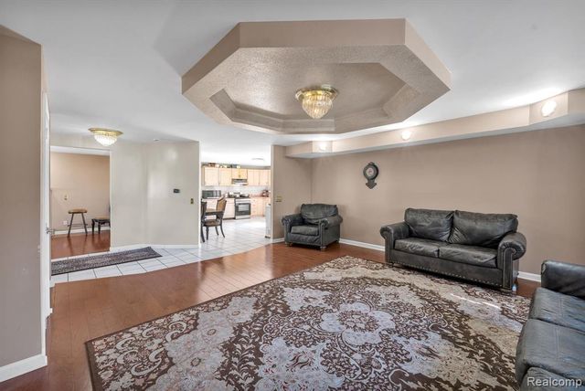 7511 Orchard Avenue, Dearborn, MI 48126