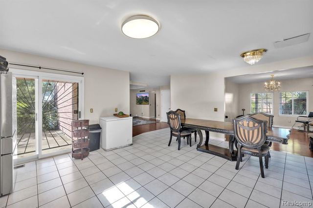 7511 Orchard Avenue, Dearborn, MI 48126