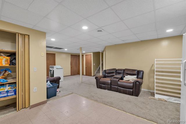 7511 Orchard Avenue, Dearborn, MI 48126