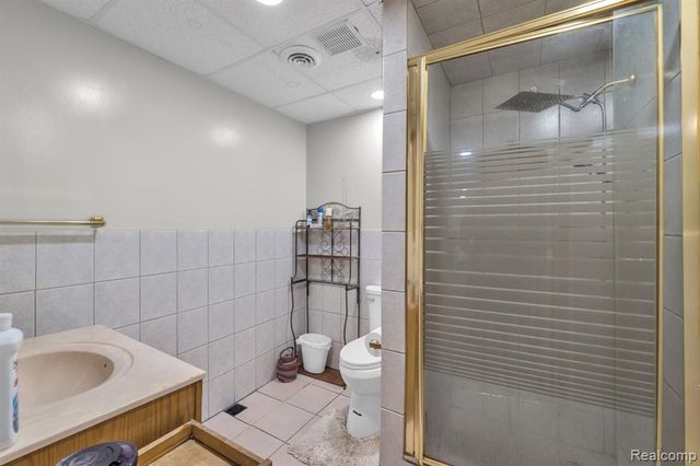 7511 Orchard Avenue, Dearborn, MI 48126