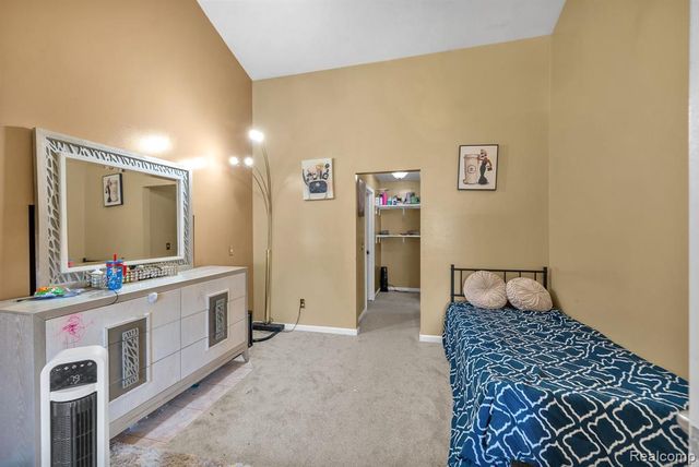 7511 Orchard Avenue, Dearborn, MI 48126