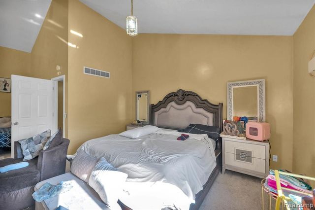 7511 Orchard Avenue, Dearborn, MI 48126