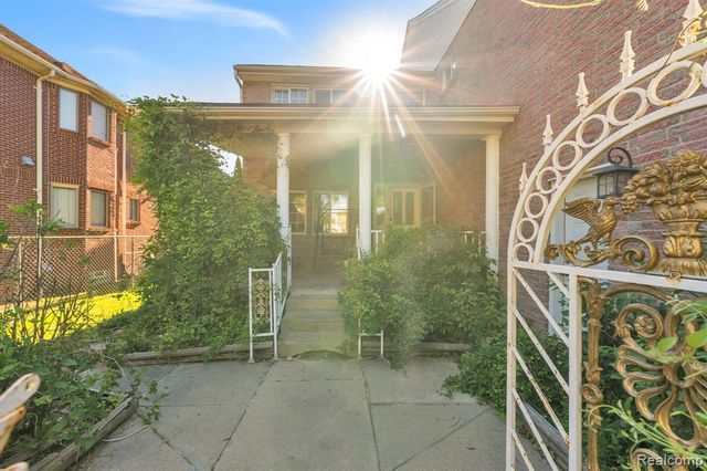 7511 Orchard Avenue, Dearborn, MI 48126