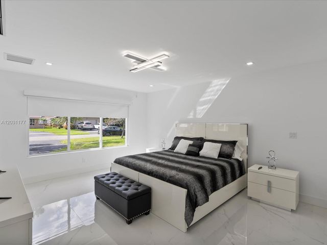 4901 Grant St, Hollywood, FL 33021