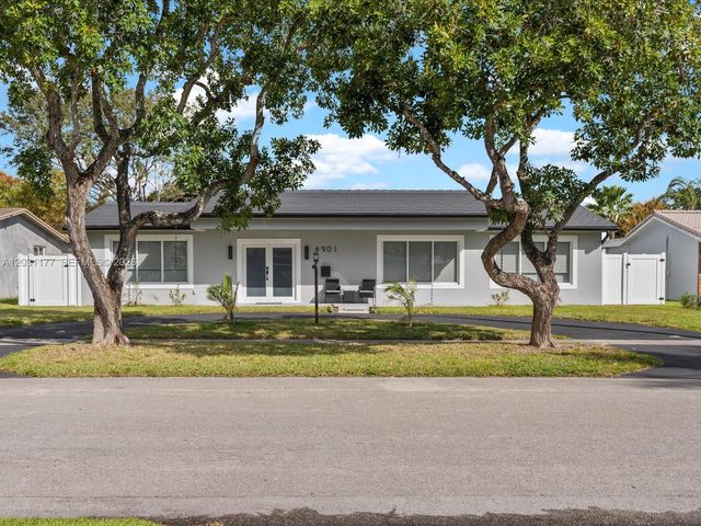 4901 Grant St, Hollywood, FL 33021