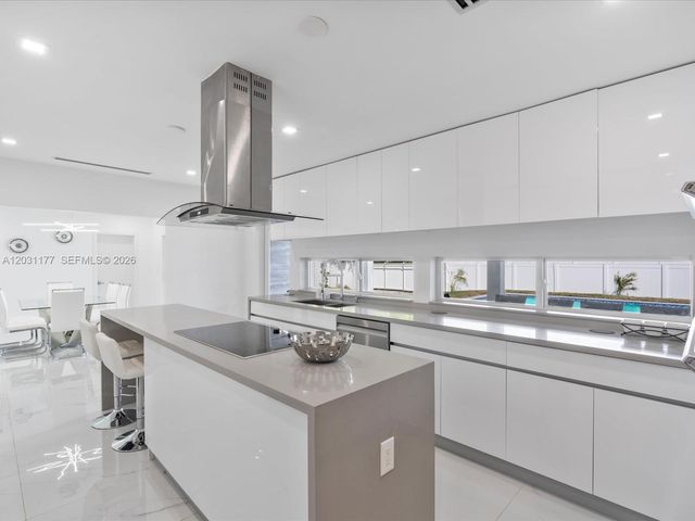 4901 Grant St, Hollywood, FL 33021