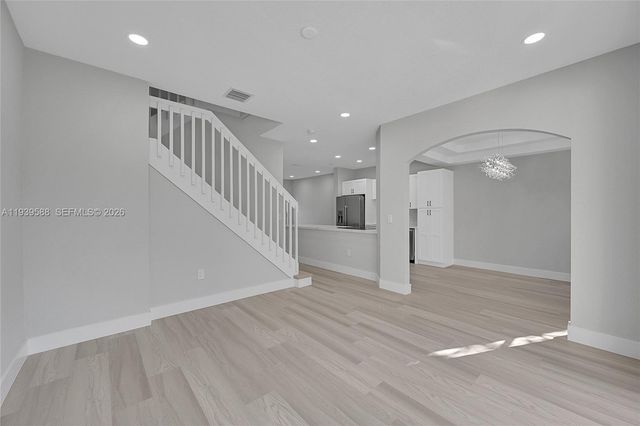 884 NW 170th Ter, Pembroke Pines, FL 33028