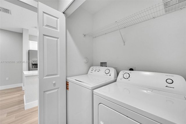 884 NW 170th Ter, Pembroke Pines, FL 33028