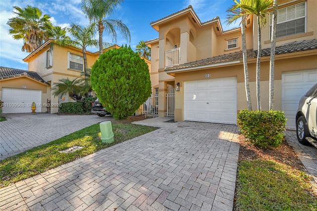 884 NW 170th Ter, Pembroke Pines, FL 33028