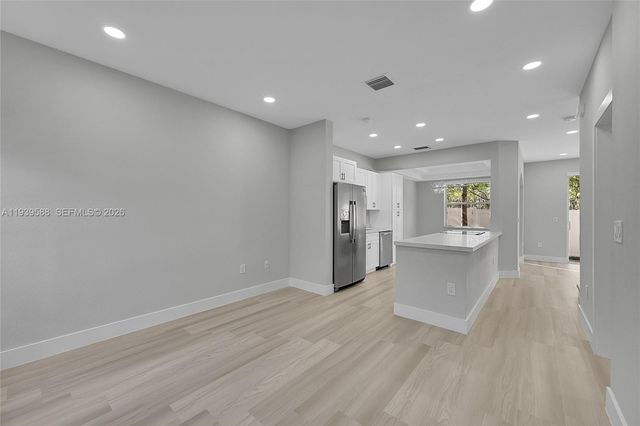 884 NW 170th Ter, Pembroke Pines, FL 33028