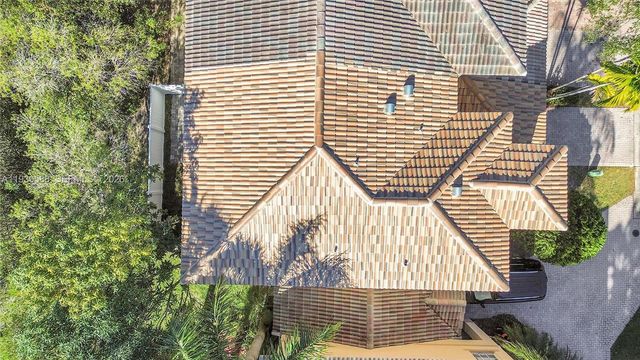 884 NW 170th Ter, Pembroke Pines, FL 33028