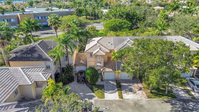 884 NW 170th Ter, Pembroke Pines, FL 33028