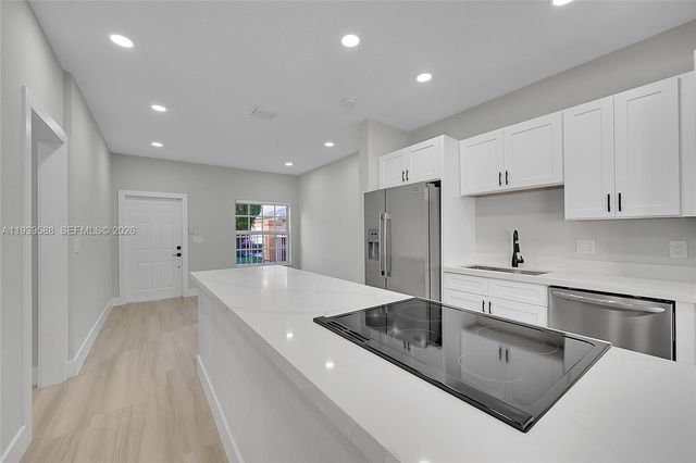 884 NW 170th Ter, Pembroke Pines, FL 33028