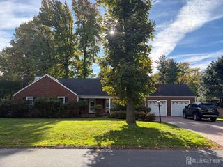 10 Dewey Drive, New Brunswick, NJ 08901