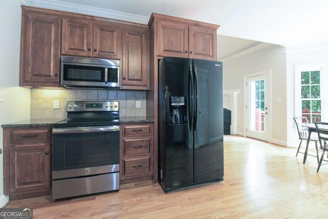 1031 Spring Lake Drive, Bishop, GA 30621