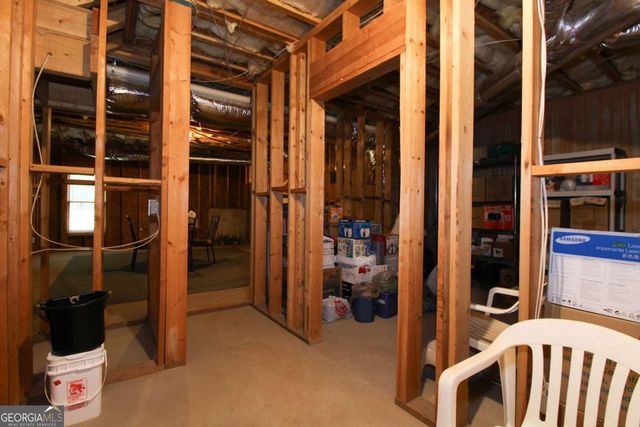 1031 Spring Lake Drive, Bishop, GA 30621