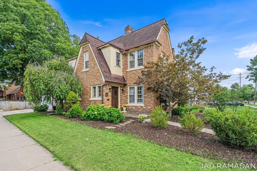 2200 College Avenue Se, City Of Grand Rapids, MI 49507