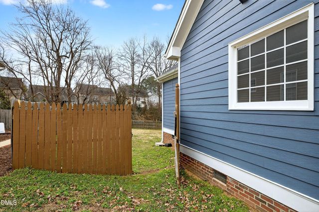 303 Cameron Glen Drive, Apex, NC 27502