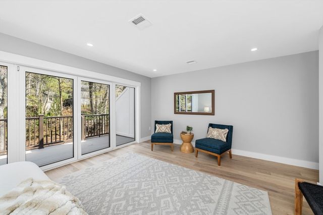 444 Lowell Ave 444, Newton, MA 02460