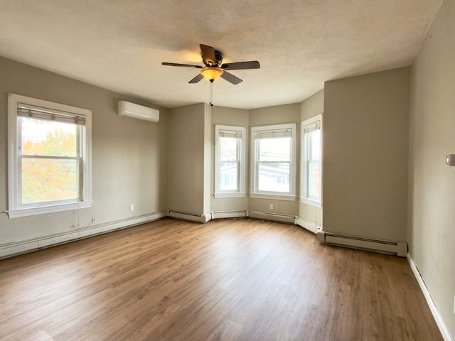 99 Pine St 1, Waltham, MA 02453