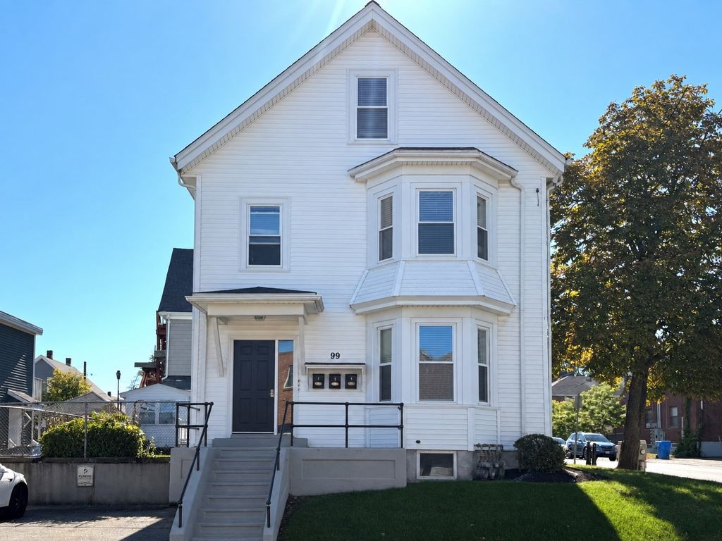 99 Pine St 1, Waltham, MA 02453