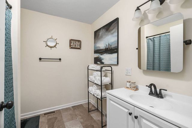 270 Neil Dr, Smithville, TN 37166