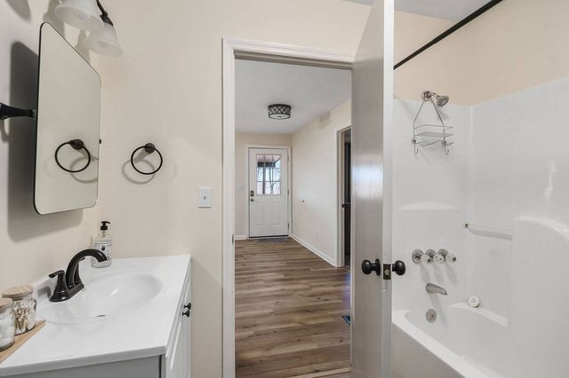 270 Neil Dr, Smithville, TN 37166