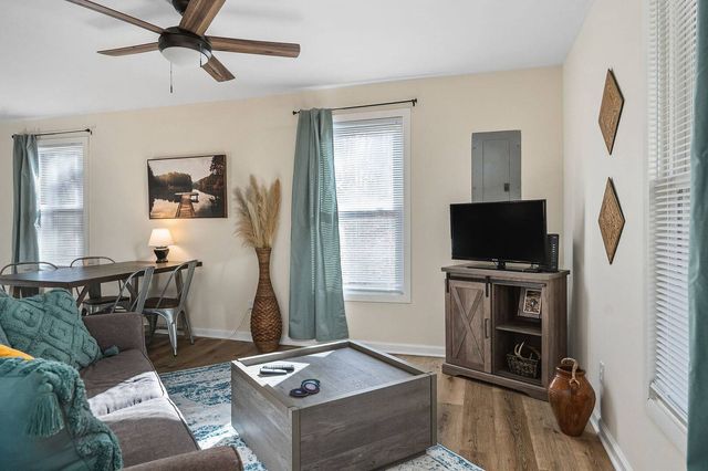 270 Neil Dr, Smithville, TN 37166