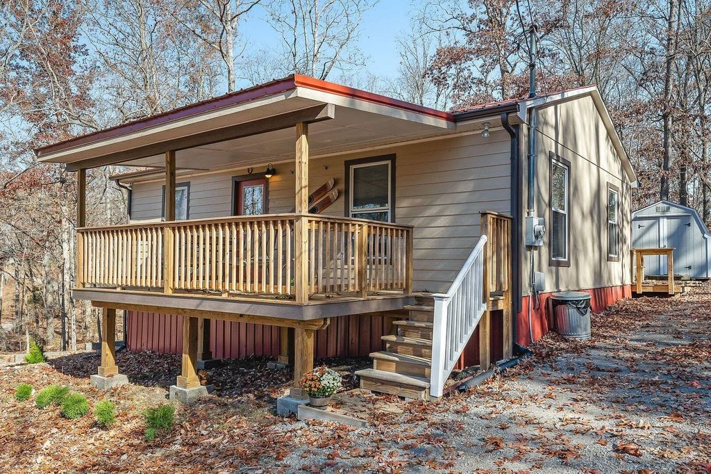 270 Neil Dr, Smithville, TN 37166