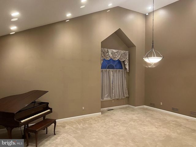 1 OVERVIEW CT, Reading, PA 19607