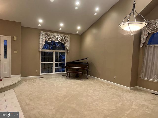 1 OVERVIEW CT, Reading, PA 19607