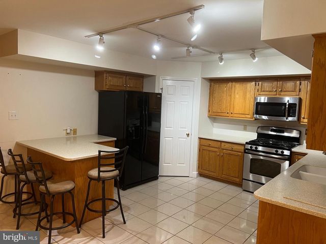 1 OVERVIEW CT, Reading, PA 19607