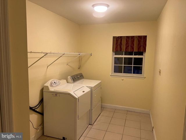 1 OVERVIEW CT, Reading, PA 19607