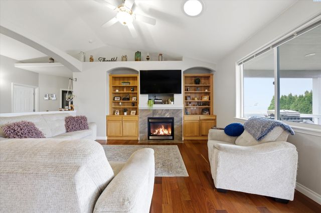 143 Mattis Dr, Richland, WA 99352